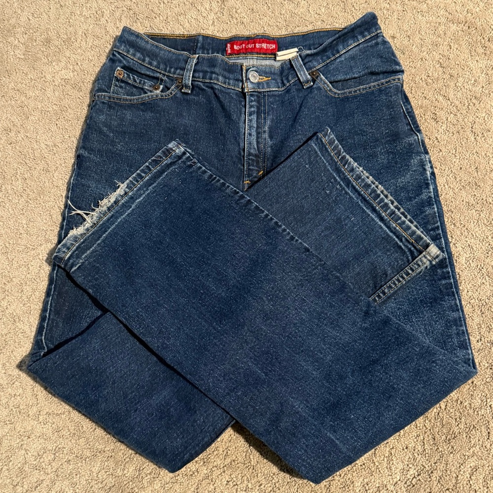 Vintage Levi’s Women’s 517 Stretch Bootcut Jeans Dark Wash / Short Length - Picture 3 of 10